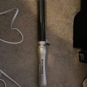 BEACHWAVER® PRO 1 DUAL VOLTAGE ROTATING CURLING IRON